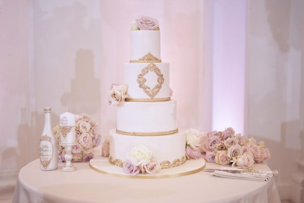 A Classic Style Wedding: Elegance and Floral Enchantment